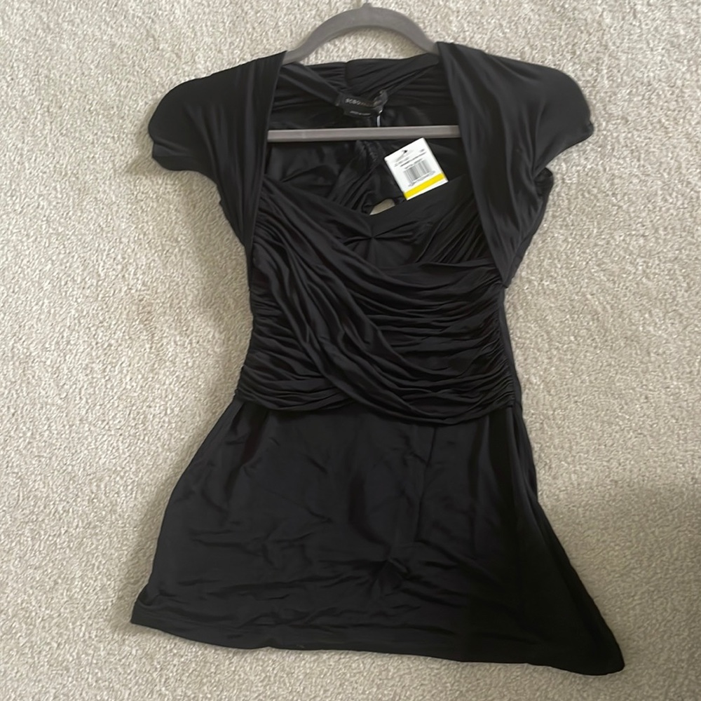 BCBGMAXAZRIA top